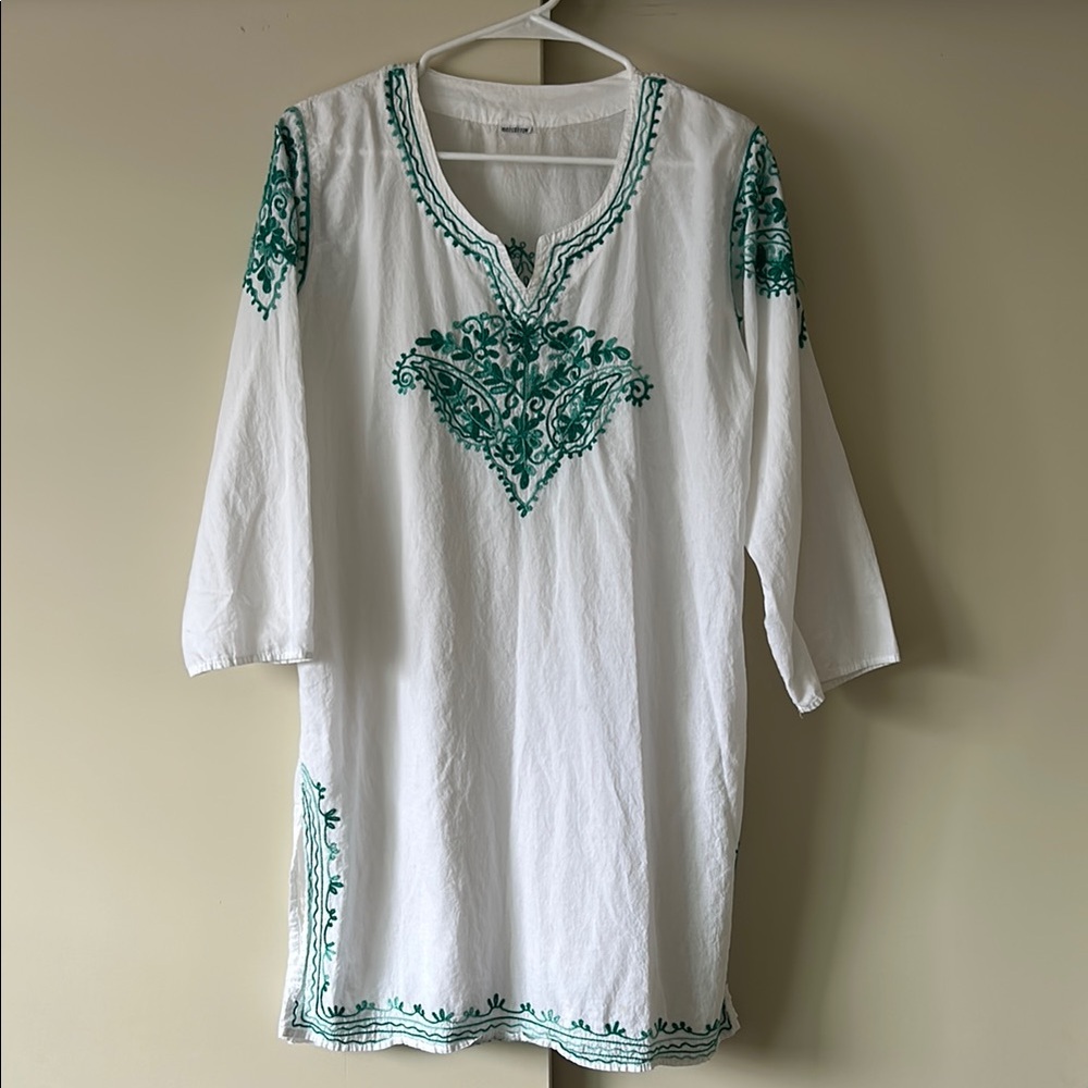 White and Green Embellished 3/4 Sleeve Tunic